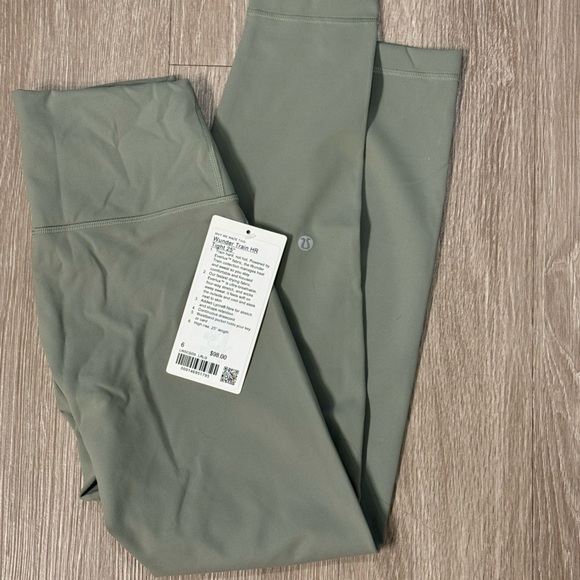 Lululemon Wunder Train 25” Legging - Picture 5 of 5